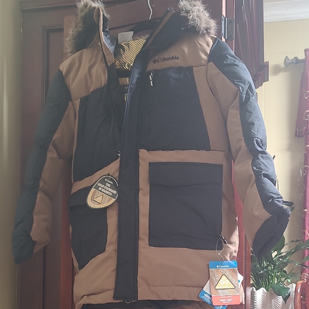 Columbia Kids' Black and Tan Puffer Jacket Boys Size 10/12